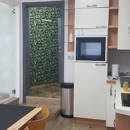 Petit Flat Entierement Renove Pas Loin De La Ville * Herstal